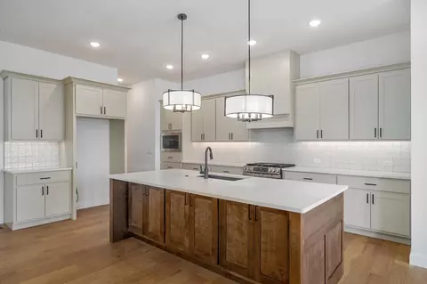 Kitchen - 2124 N Sun Valley Dr, Springfield, MO 65802 photo 1 of 3