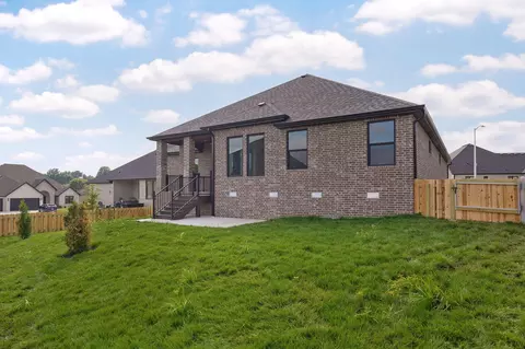 Exterior - 2124 N Sun Valley Dr, Springfield, MO 65802 photo 8 of 9