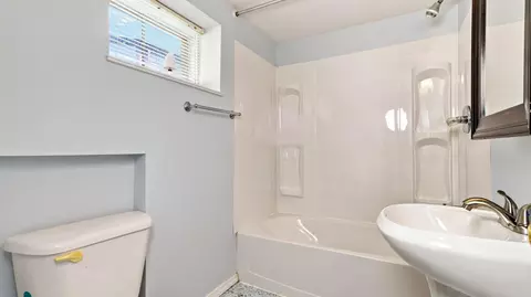 Bath - 2804 Amon Dr, Summersville, MO 65571 photo 3 of 3