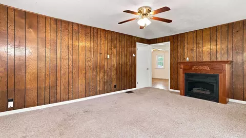 Living - 2804 Amon Dr, Summersville, MO 65571 photo 2 of 2