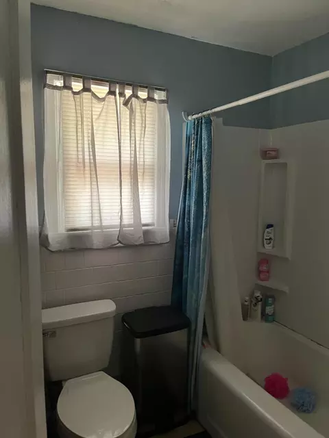 Bath - 604 Washington St, Purdy, MO 65734 photo 1 of 1