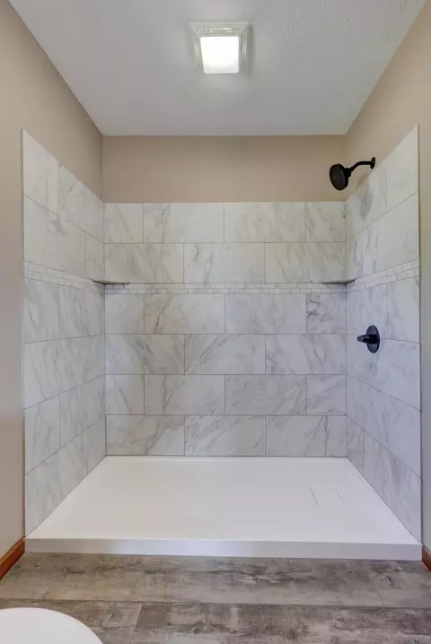 Bath - 21419 Jester Ln, Webb City, MO 64870 photo 5 of 5