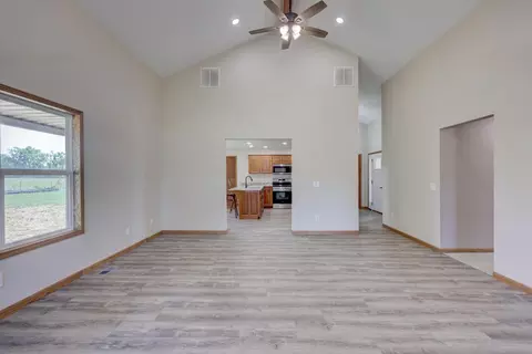 Living - 21419 Jester Ln, Webb City, MO 64870 photo 4 of 6