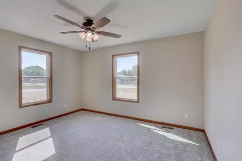 Bedroom - 21419 Jester Ln, Webb City, MO 64870 photo 3 of 10