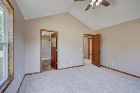 Bedroom - 21419 Jester Ln, Webb City, MO 64870 photo 9 of 10