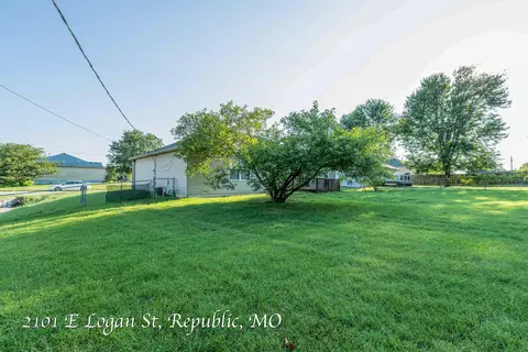 Exterior - 2101 E Logan St, Republic, MO 65738 photo 11 of 11