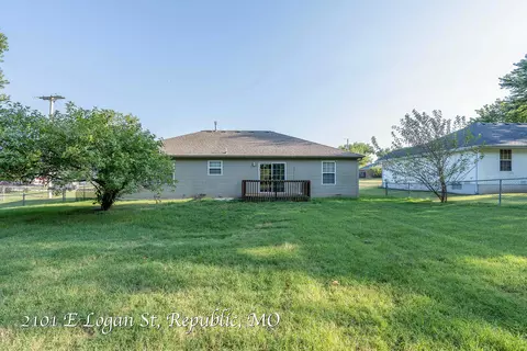 Exterior - 2101 E Logan St, Republic, MO 65738 photo 10 of 11