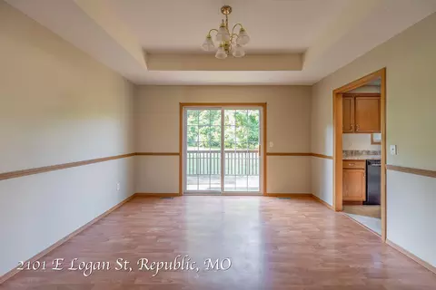 Living - 2101 E Logan St, Republic, MO 65738 photo 4 of 4