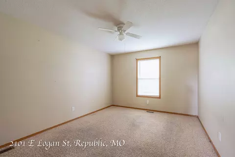 Bedroom - 2101 E Logan St, Republic, MO 65738 photo 3 of 4