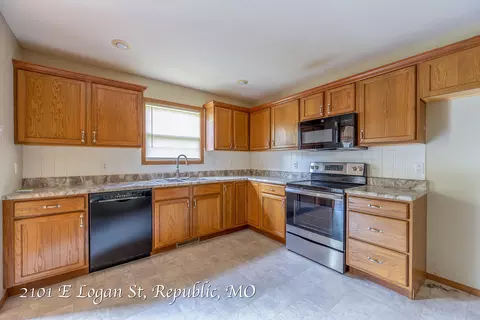 Kitchen - 2101 E Logan St, Republic, MO 65738 photo 2 of 2