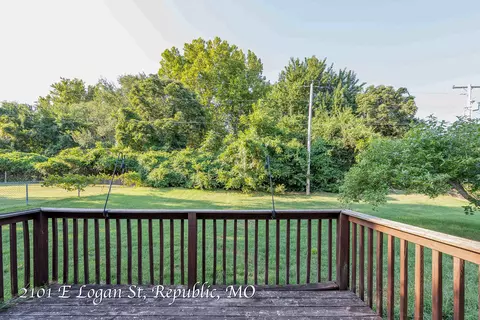 Exterior - 2101 E Logan St, Republic, MO 65738 photo 7 of 11