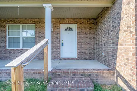 Exterior - 2101 E Logan St, Republic, MO 65738 photo 5 of 11