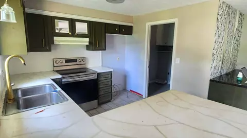 904 E Smith St, Springfield, MO 65803 photo 4