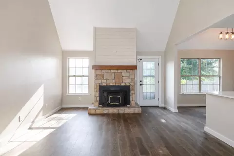 Living - 240 Cedar Ln, Billings, MO 65610 photo 3 of 4