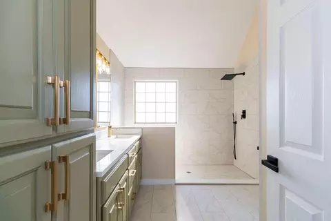 Bath - 240 Cedar Ln, Billings, MO 65610 photo 1 of 5