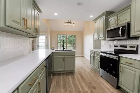 Kitchen - 240 Cedar Ln, Billings, MO 65610 photo 5 of 8