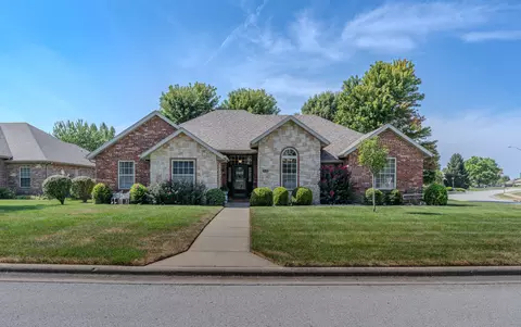Exterior - 5621 N 10th Ave, Ozark, MO 65721 photo 2 of 10