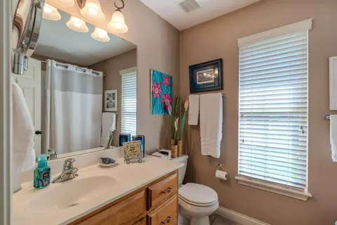 Bath - 5621 N 10th Ave, Ozark, MO 65721 photo 3 of 4