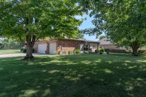 Exterior - 5621 N 10th Ave, Ozark, MO 65721 photo 5 of 10