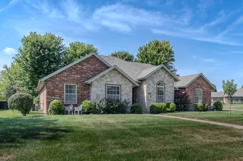 Exterior - 5621 N 10th Ave, Ozark, MO 65721 photo 3 of 10