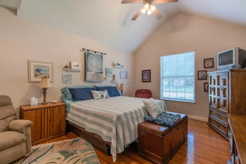 Bedroom - 5621 N 10th Ave, Ozark, MO 65721 photo 1 of 3
