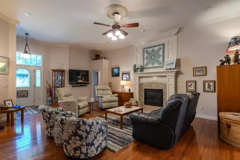Living - 5621 N 10th Ave, Ozark, MO 65721 photo 2 of 2