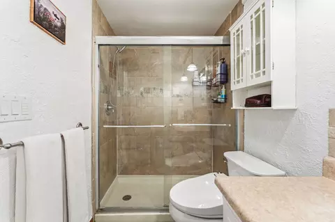 Bath - 1602 E Sycamore St, Ozark, MO 65721 photo 2 of 4