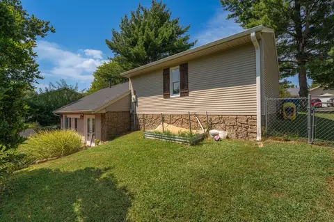 Exterior - 1602 E Sycamore St, Ozark, MO 65721 photo 8 of 8