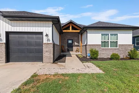 Exterior - 733 N Dean Ln, Republic, MO 65738 photo 2 of 9