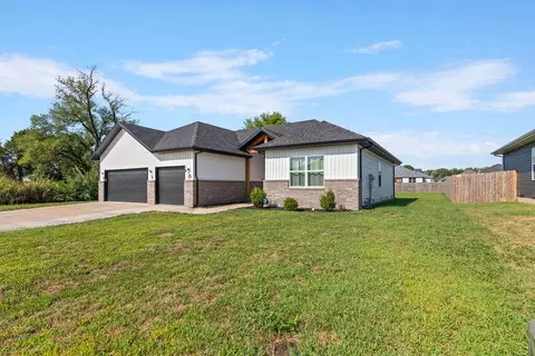 Exterior - 733 N Dean Ln, Republic, MO 65738 photo 3 of 9