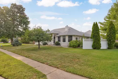 Exterior - 2371 W Allen Dr, Springfield, MO 65810 photo 4 of 11