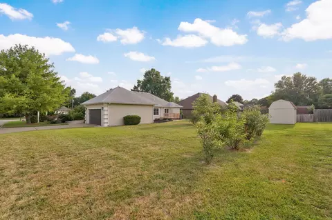 Exterior - 2371 W Allen Dr, Springfield, MO 65810 photo 5 of 11