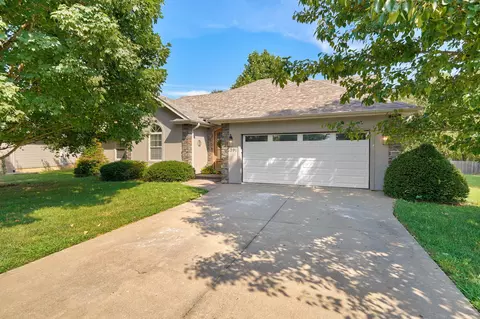 391 Shores Pkwy, Rogersville, MO 65742