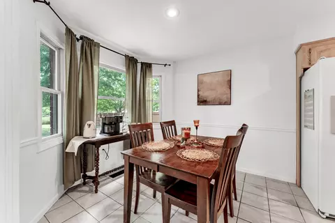 Dining - 211 S Oak Grove St, Marshfield, MO 65706 photo 2 of 2
