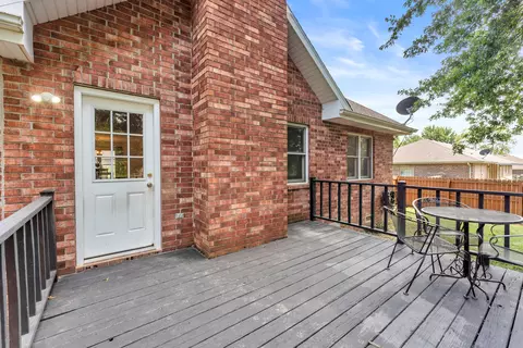 Exterior - 211 S Oak Grove St, Marshfield, MO 65706 photo 3 of 5