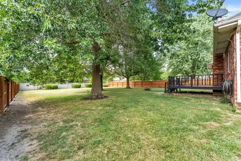 Exterior - 211 S Oak Grove St, Marshfield, MO 65706 photo 4 of 5