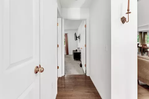 Entry Way - 211 S Oak Grove St, Marshfield, MO 65706 photo 4 of 4