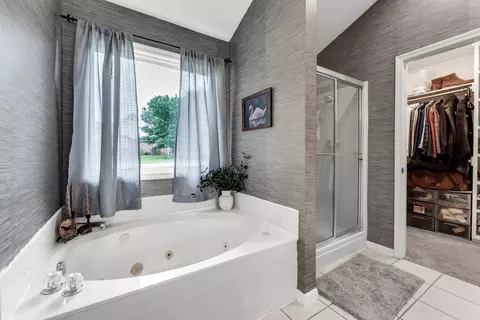 Bath - 211 S Oak Grove St, Marshfield, MO 65706 photo 1 of 3