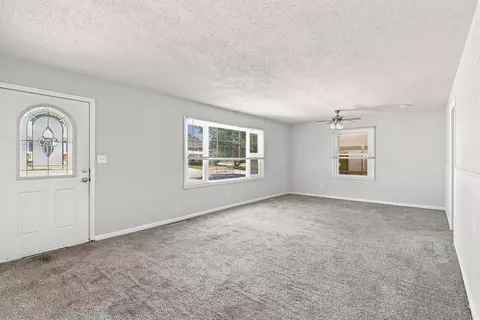 Living - 318 E Whiteside St, Springfield, MO 65807 photo 1 of 5