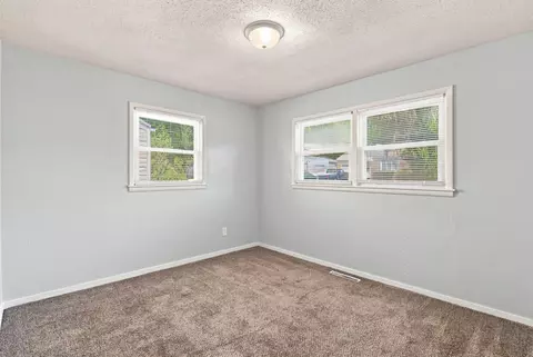 Bedroom - 318 E Whiteside St, Springfield, MO 65807 photo 1 of 3