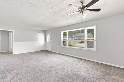 Living - 318 E Whiteside St, Springfield, MO 65807 photo 2 of 5