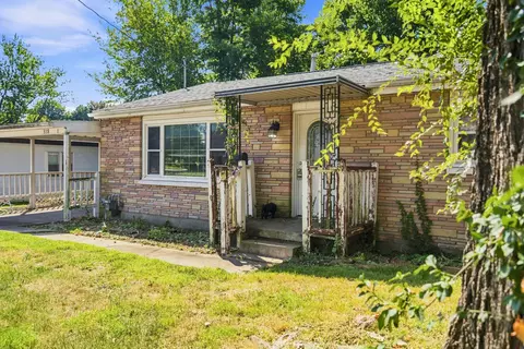 Exterior - 318 E Whiteside St, Springfield, MO 65807 photo 1 of 4
