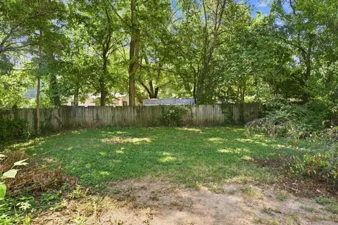 Exterior - 318 E Whiteside St, Springfield, MO 65807 photo 4 of 4