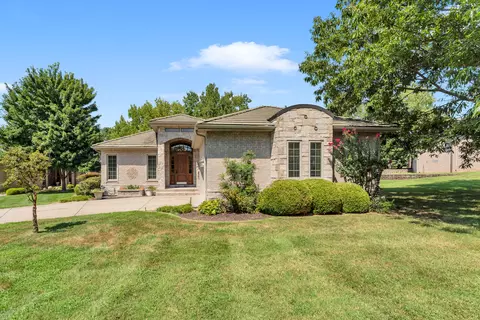Exterior - 3901 E Villa Way, Springfield, MO 65809 photo 2 of 14