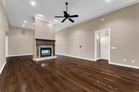Living - 3901 E Villa Way, Springfield, MO 65809 photo 2 of 7