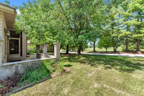 Exterior - 3901 E Villa Way, Springfield, MO 65809 photo 7 of 14