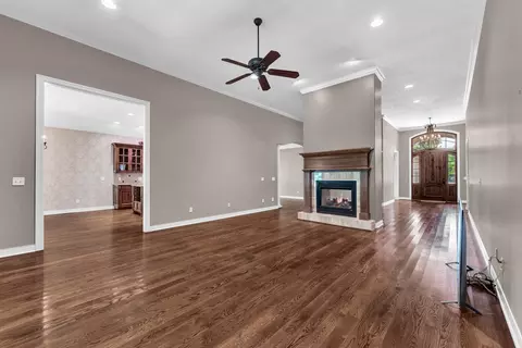 Living - 3901 E Villa Way, Springfield, MO 65809 photo 6 of 8