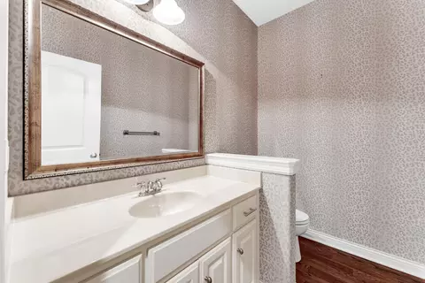 Bath - 3901 E Villa Way, Springfield, MO 65809 photo 5 of 5