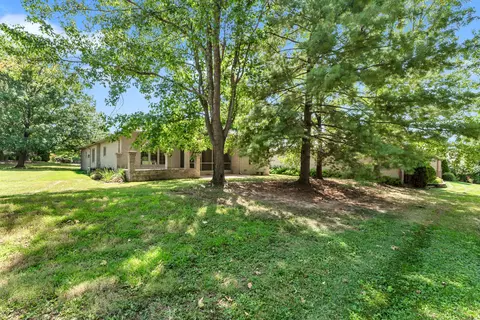 Exterior - 3901 E Villa Way, Springfield, MO 65809 photo 6 of 14