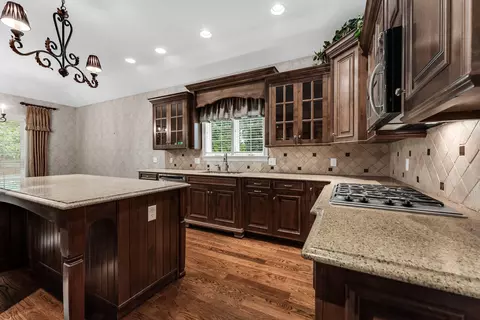 Kitchen - 3901 E Villa Way, Springfield, MO 65809 photo 1 of 4